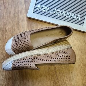 *BELLA VITA* Leather Women's 7.5WW Channing Loafer